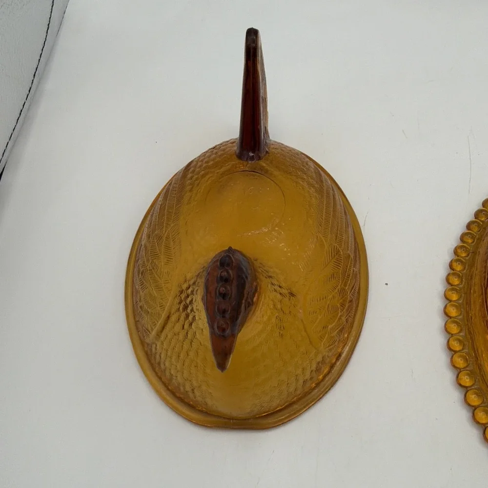 Vintage Indiana Glass Amber Hen on Nest – Beaded Edge